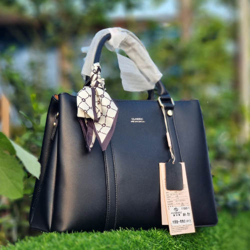 China ✨ Classic – Premium Ladies Handbag ✨ (Black color)
