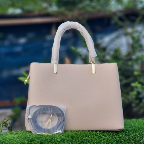 China ✨ Classic – Premium Ladies Handbag ✨ (Cream color)