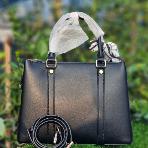China ✨ Classic – Premium Ladies Handbag ✨ (Black color)