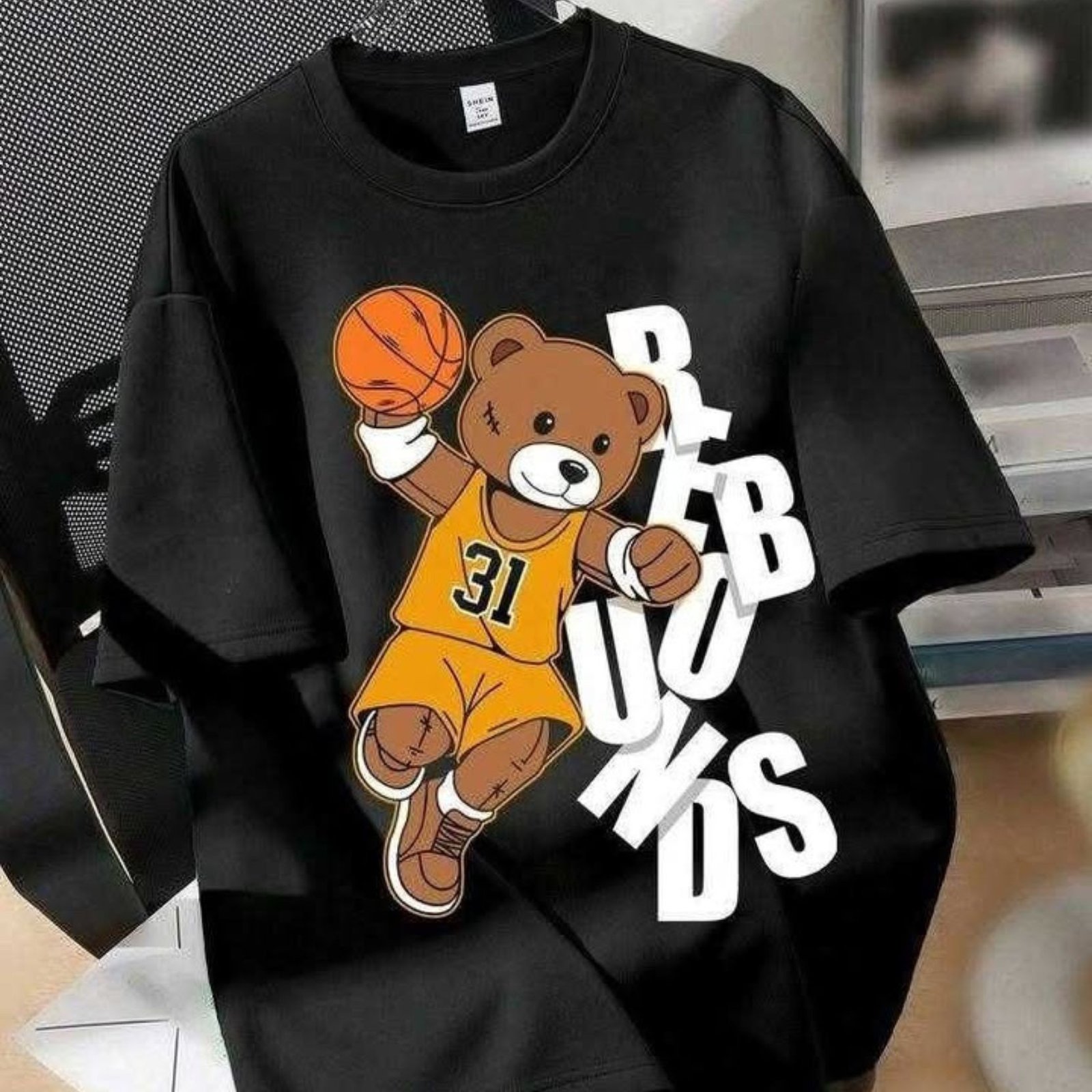 printed drop shoulder t shirt.