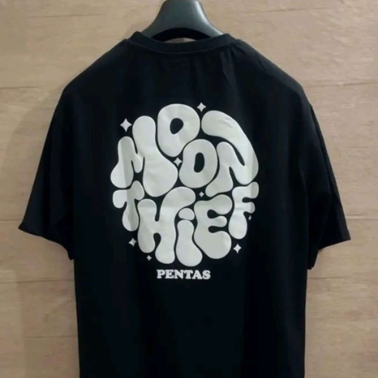 printed drop shoulder t shirt.